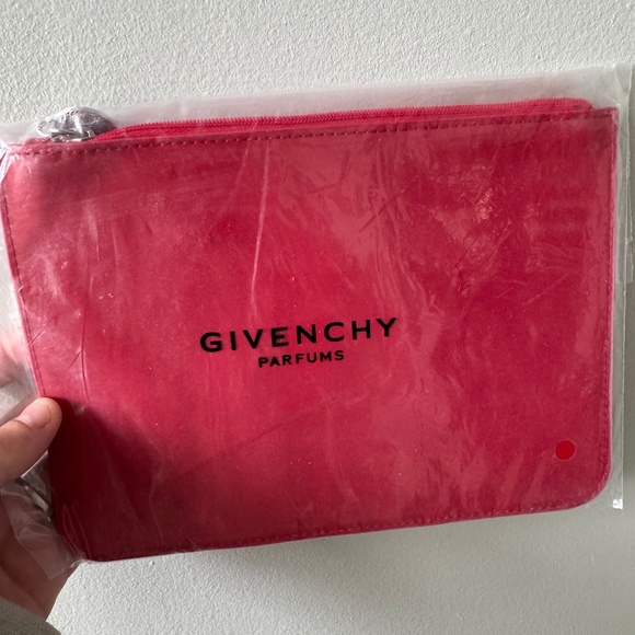 Givenchy make up  bag - Picture 1 of 2